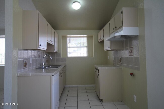 Building Photo - 9604 Gaza Dr