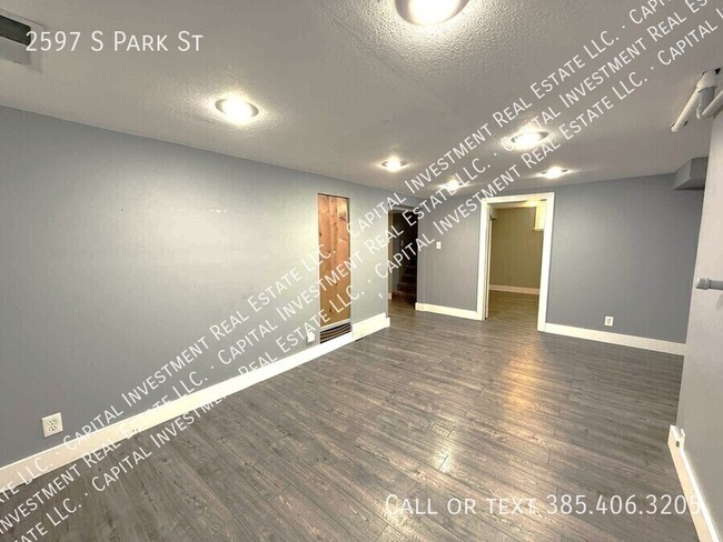 Building Photo - 2597 S Park St