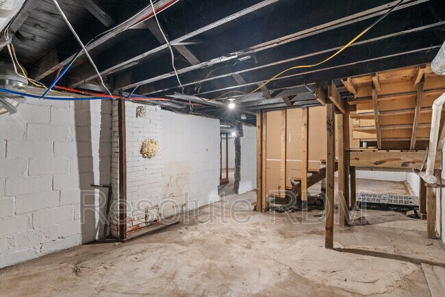 Building Photo - 801 N Dearborn St