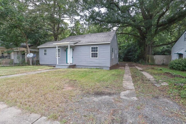 Building Photo - 209 Calhoun St