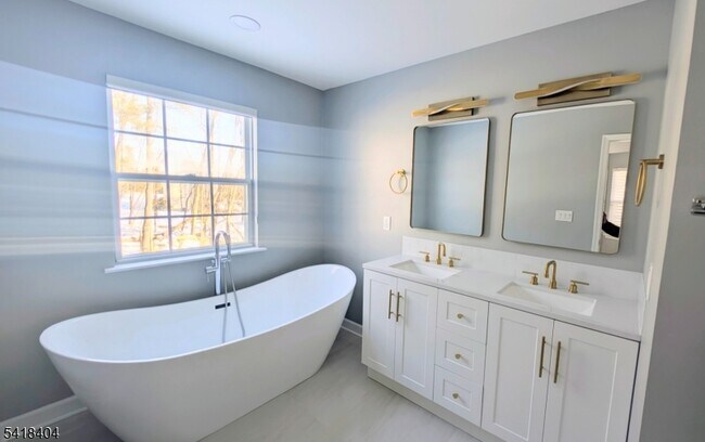 Building Photo - 3 Caroline Foster Ct