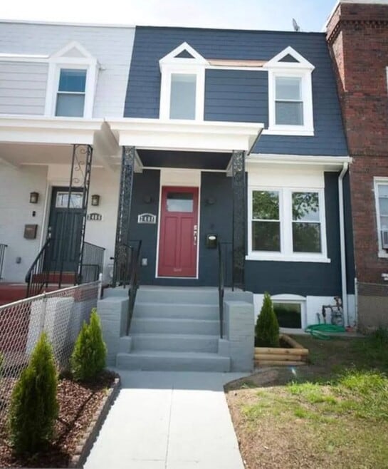 Building Photo - 2408 3rd St NE