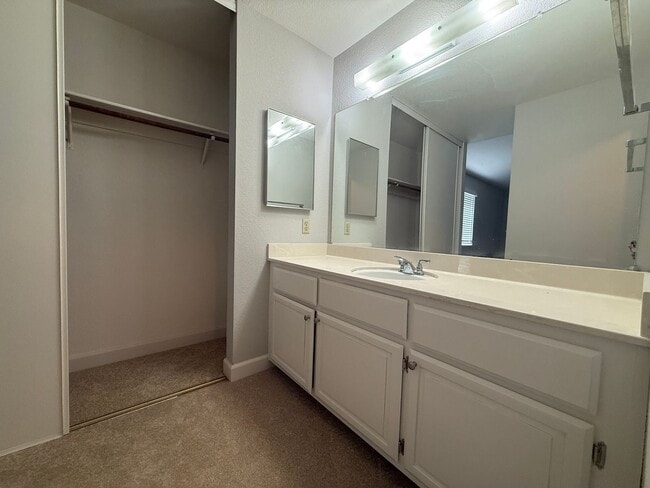 Building Photo - Bright & Remodeled 3 Bedroom 2.5 Bath Home in North San Jose