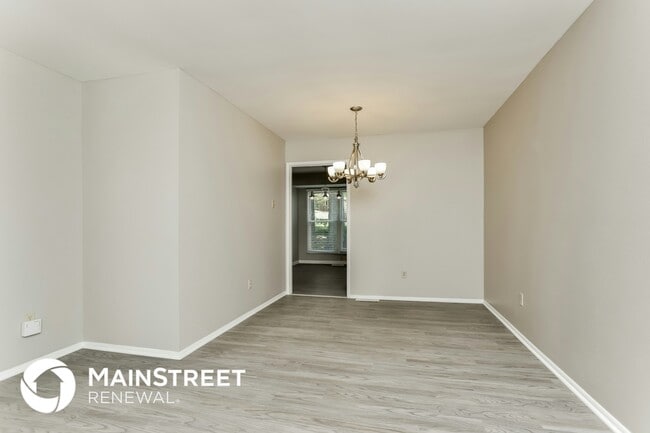 Building Photo - 3717 Argonne Forest Dr