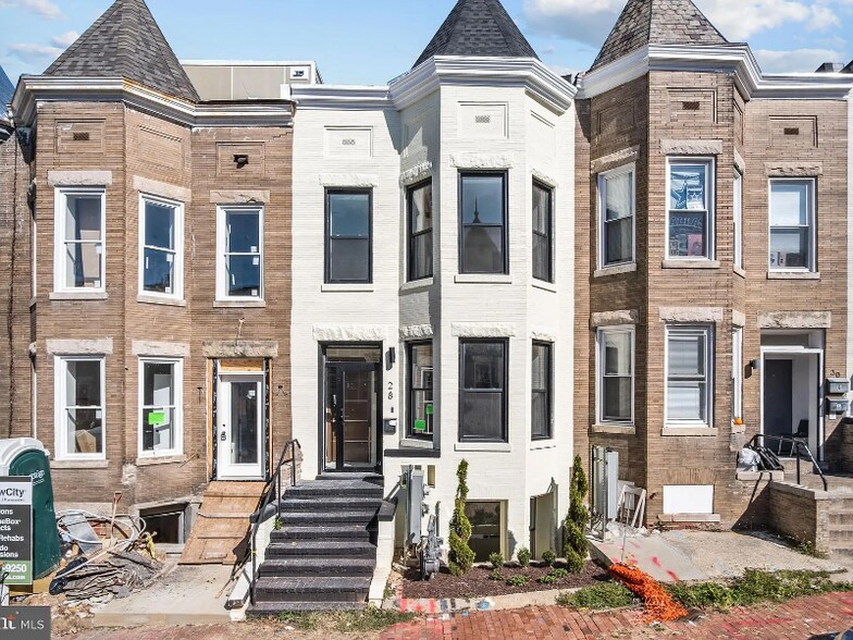 Primary Photo - 28 Todd Pl NE