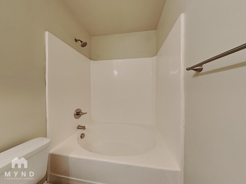 Building Photo - 5146 Brooktree Dr