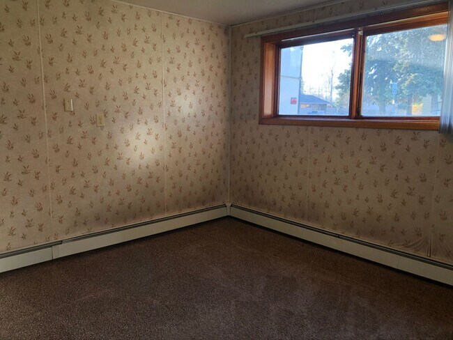 Building Photo - 2 Bedroom 1 Bathroom in Duplex | Near JBER & Cheney Lake!