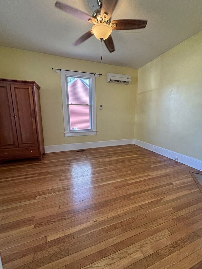 Building Photo - 14 W Carrollton Ave