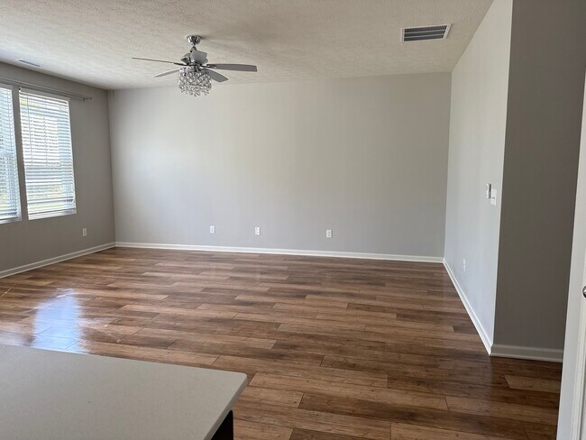 Building Photo - 6599 Seabiscuit Rd