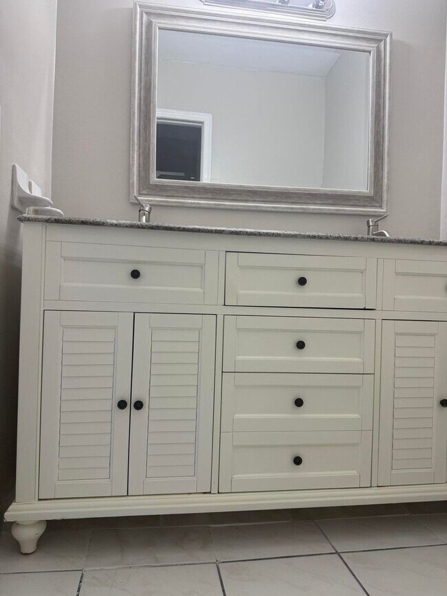 Building Photo - 1358 Silverado