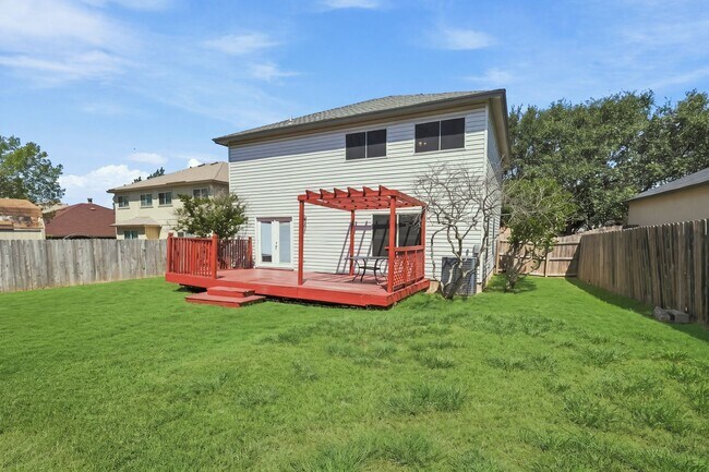 Building Photo - 8018 Chestnut Bluff Dr