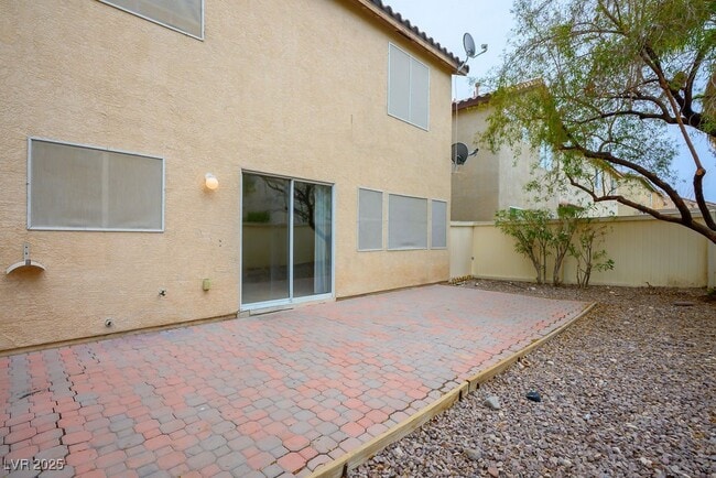 Building Photo - 853 Blushing Rose Pl