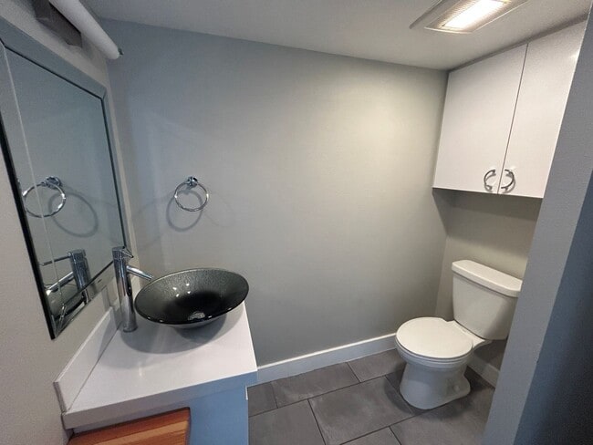 Building Photo - 2927 E Fairmount Ave