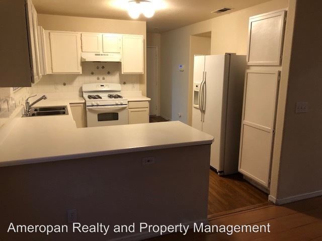 Building Photo - 2125 Saint Paul Way