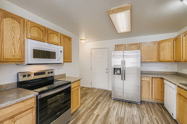 Building Photo - 655 Bosque Vista Point