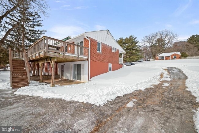 Building Photo - 1639 The Strand