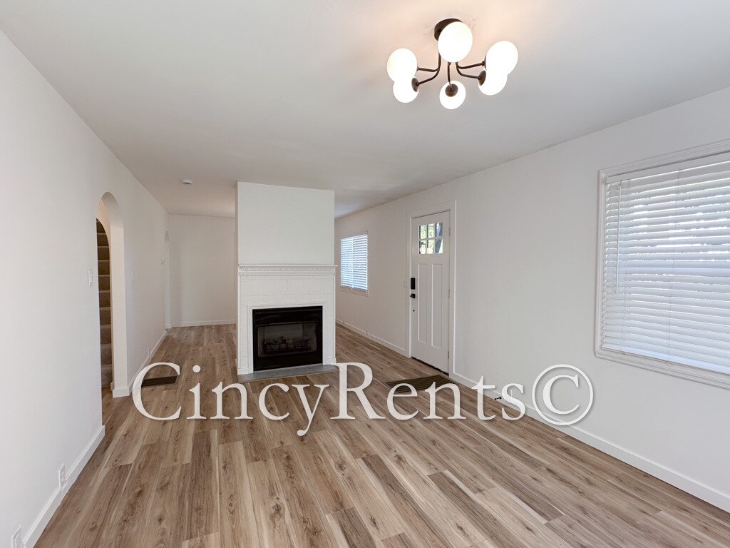 Building Photo - 6815 Sunray St
