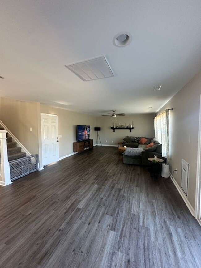 Building Photo - Wonderful Two Story Four Bedroom Home Clos...