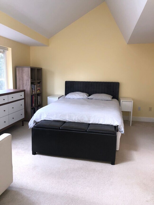 Building Photo - 3Bd/3Ba Seattle Townhouse