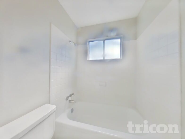 Building Photo - 405 Pirinen Ln