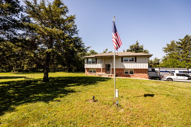 Building Photo - 3409 Cedar Ln