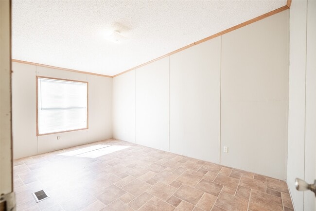 Building Photo - 30620 Vilma Ln