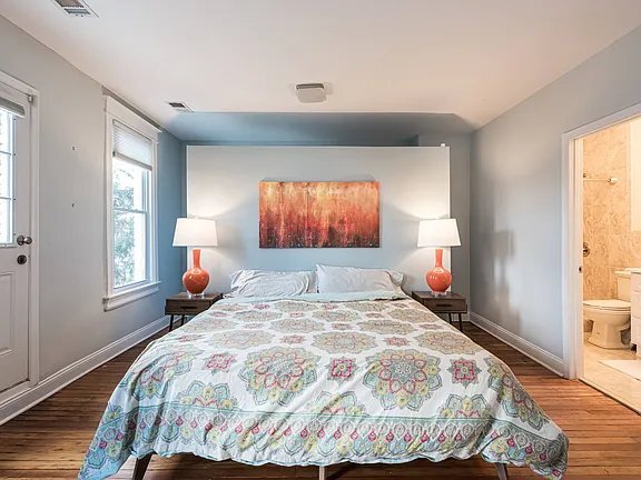 Building Photo - 1008 8th St NE