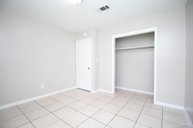 Building Photo - 10151 Guidy Ln