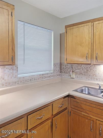 Building Photo - 2006 Brookview Dr S