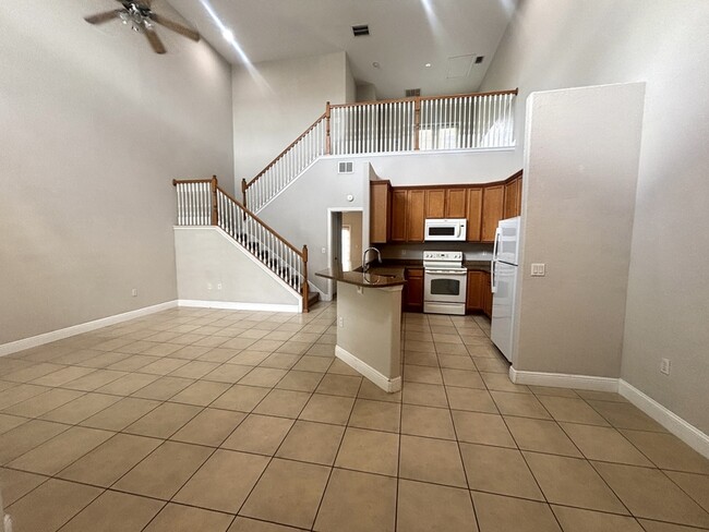 Building Photo - 13220 Fountainbleau Dr