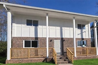 Building Photo - 26 Shadow Ln