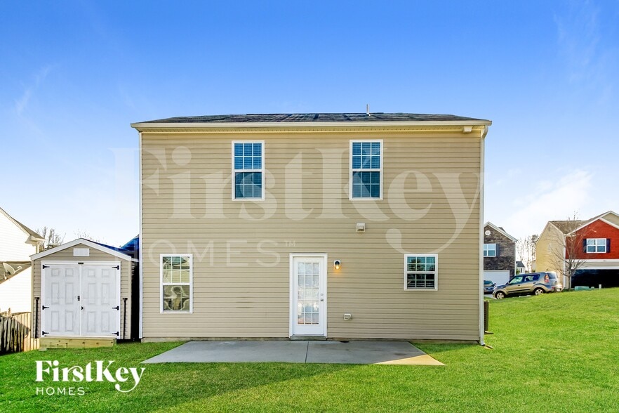 Building Photo - 667 Field Crossing Ct