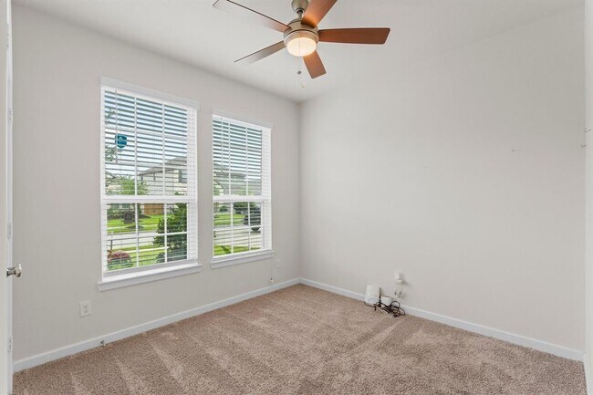 Building Photo - 3850 Chapman Bluff Dr