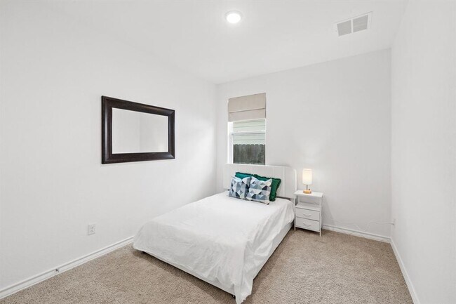 Building Photo - 116 Thurman Holt Rd