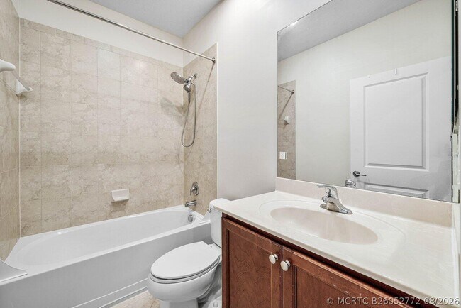 Building Photo - 48 NW Hawthorne Pl