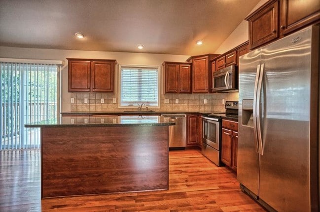 Building Photo - 15 Scarlet Oak Dr