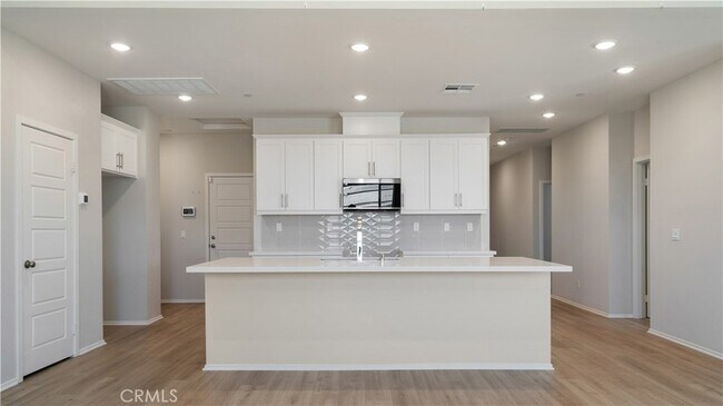 Building Photo - 13925 Mesa View Dr