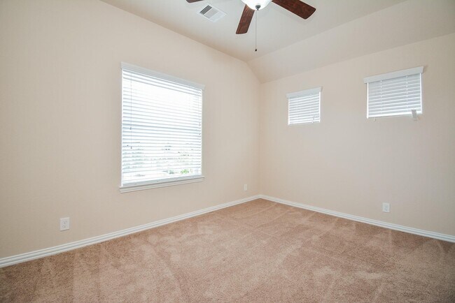 Building Photo - 19335 Stable Meadow Dr