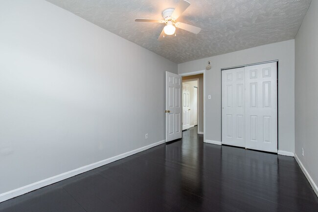 Building Photo - 2333 Alexandria Dr