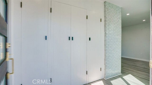 Building Photo - 22135 Kittridge St