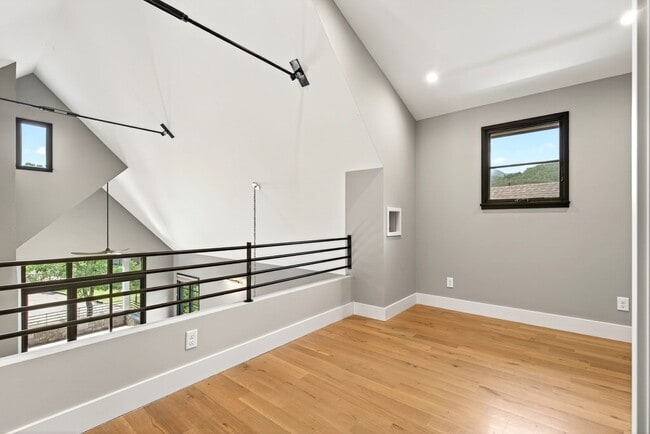 Building Photo - Stunning Luxury Home in the Village of Che...