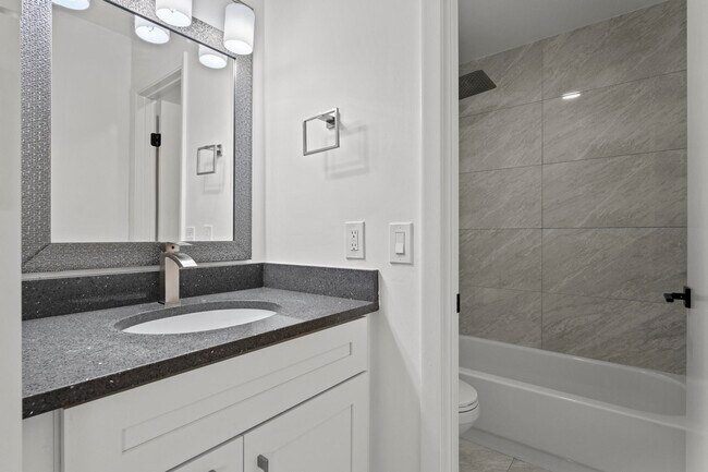 Building Photo - 3783 Carambola Cir N