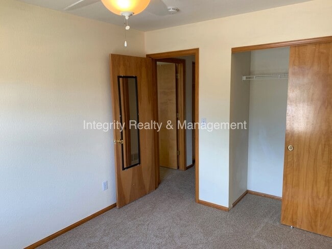 Building Photo - 9931 Saybrook St