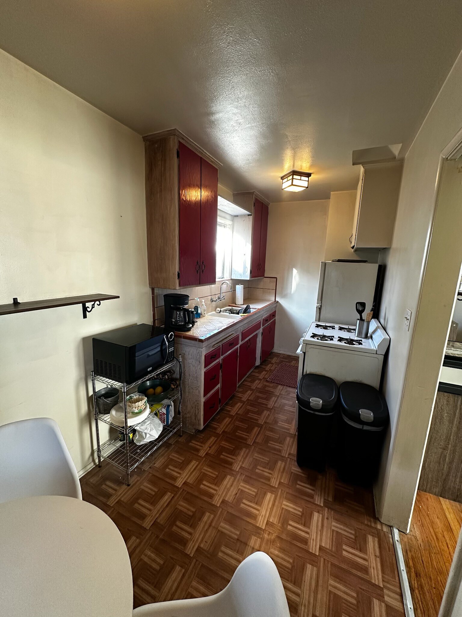 Kitchen - 309 N Hollywood Way