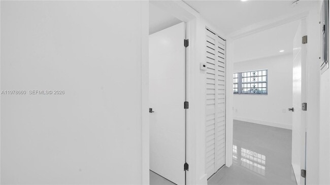 Building Photo - 6070 W 19th Ave