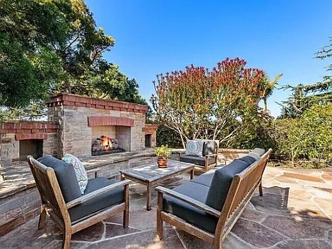 Building Photo - Ideal Location w/ Ocean Views - Perfect Spot for Del Mar Racing Season