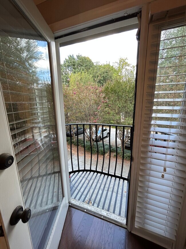 Building Photo - 1467 Monroe Dr NE