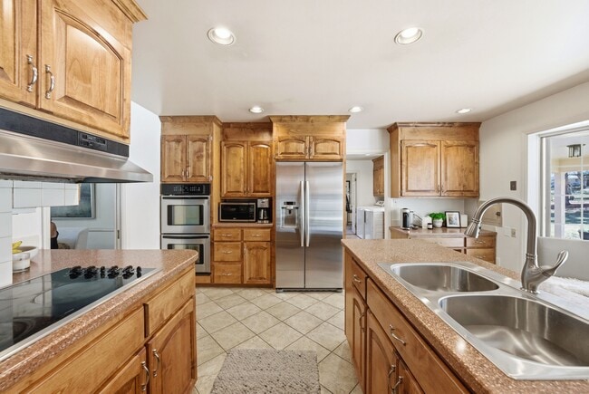 Building Photo - 2050 Cherryville Rd