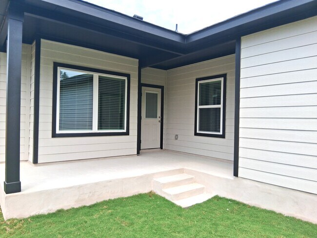 Building Photo - 253 Villars Dr
