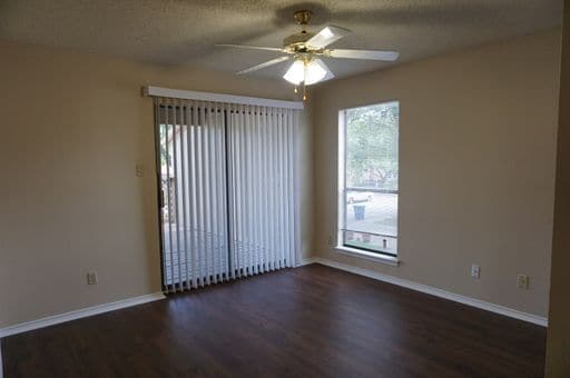 Building Photo - North Central SA - Thousand Oaks / 281 / 1604